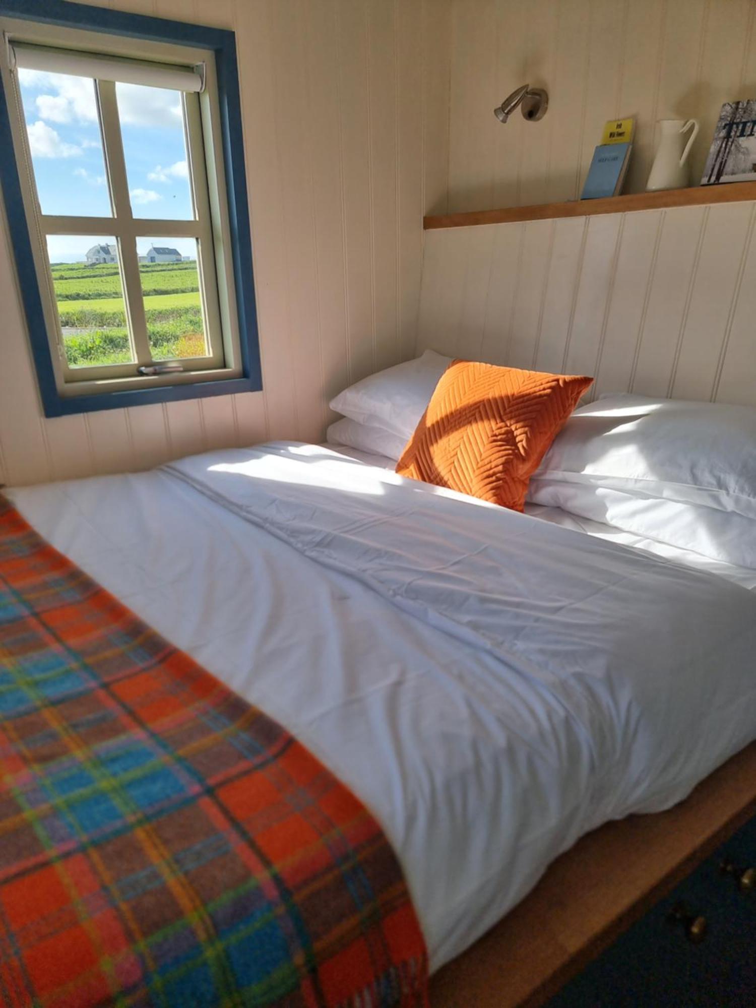 Wild Meadow Huts Villa Doolin Exterior foto