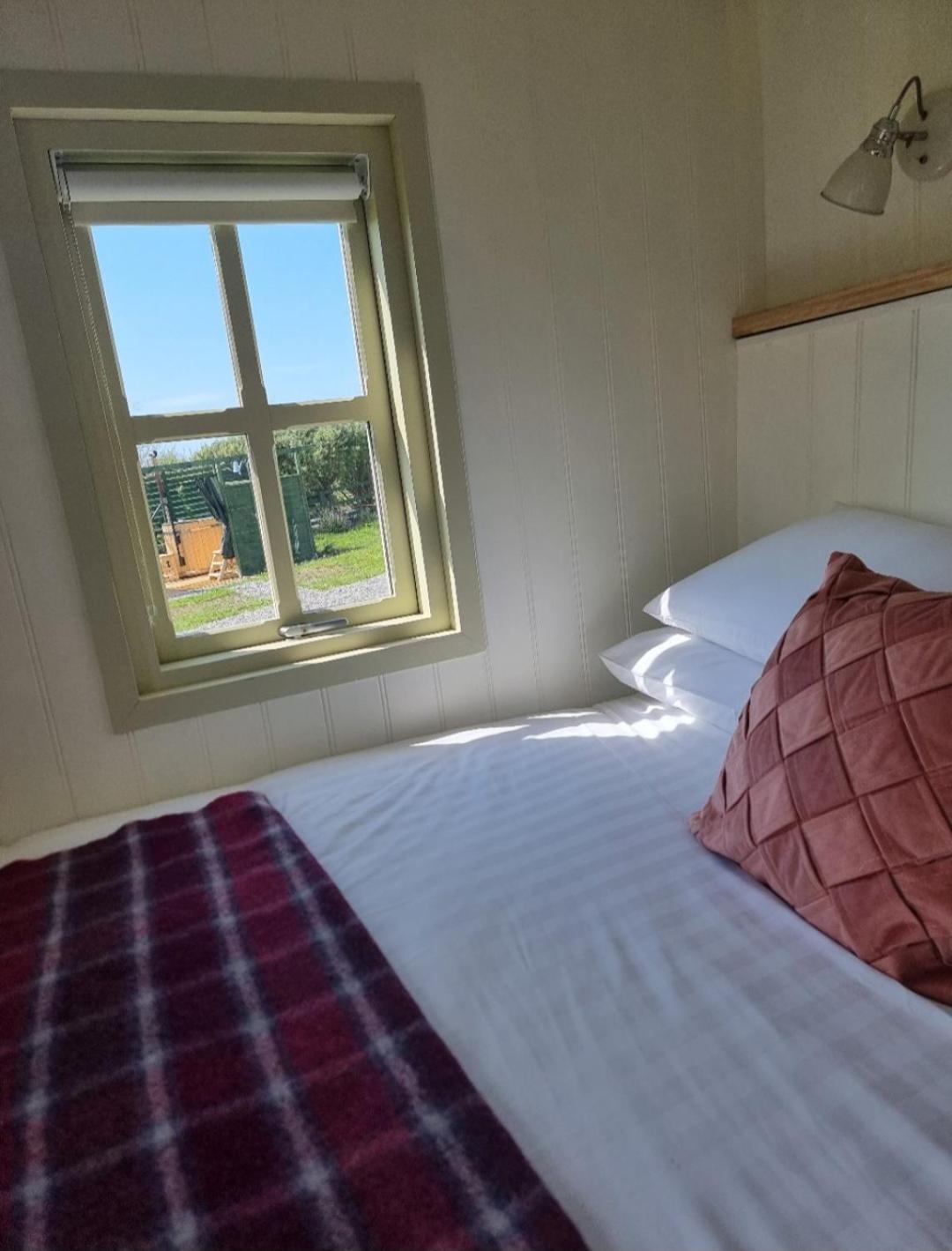 Wild Meadow Huts Villa Doolin Exterior foto