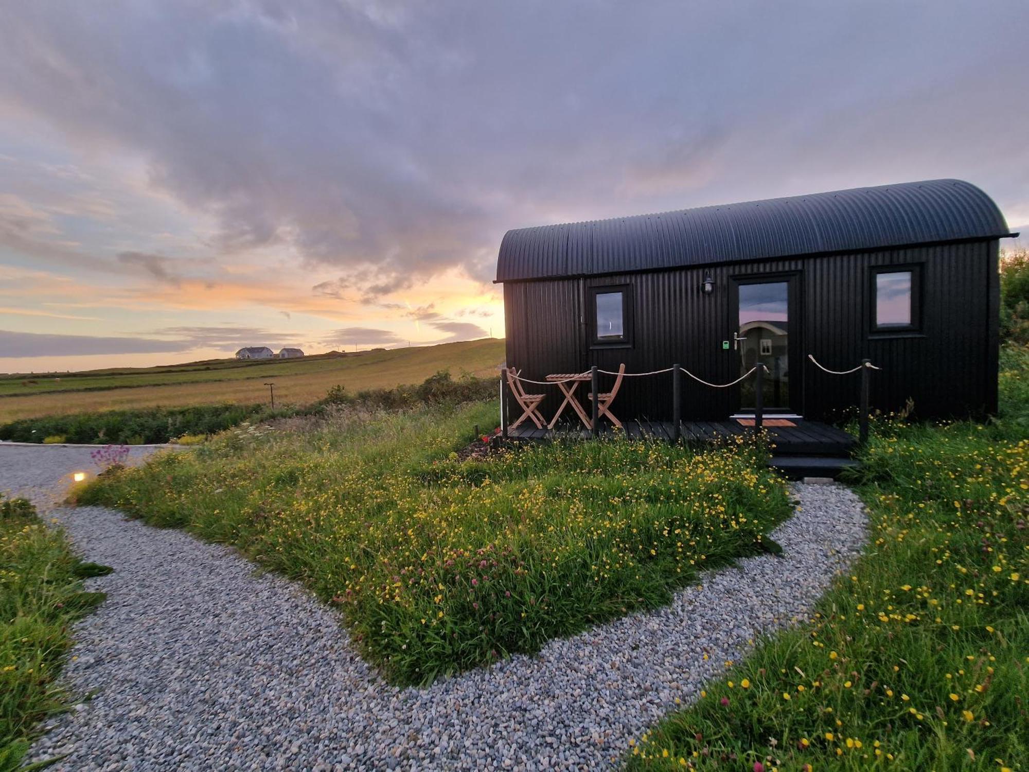 Wild Meadow Huts Villa Doolin Exterior foto